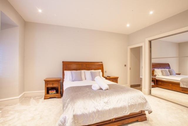 Stylish 2 Bedroom Apartment In Park Circus, West End Glasgow Extérieur photo