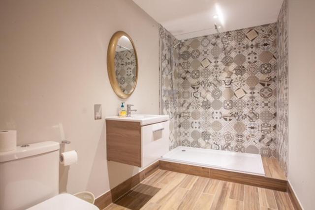 Stylish 2 Bedroom Apartment In Park Circus, West End Glasgow Extérieur photo