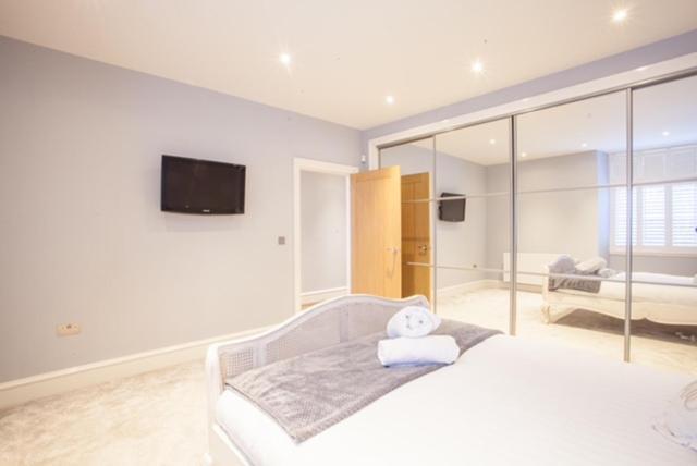 Stylish 2 Bedroom Apartment In Park Circus, West End Glasgow Extérieur photo